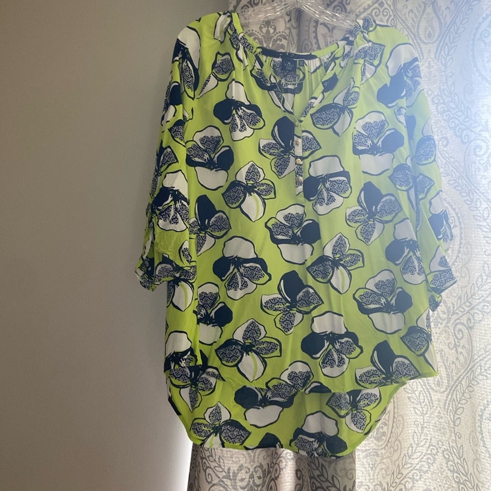 Women’s beautiful blouse shirt!